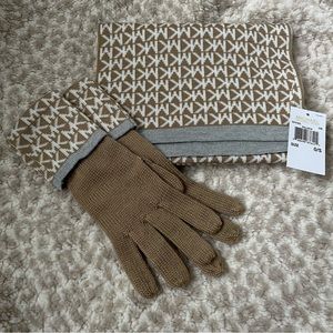 NWT Michael Kors Cream, Tan & White Knit Scarf & Gloves